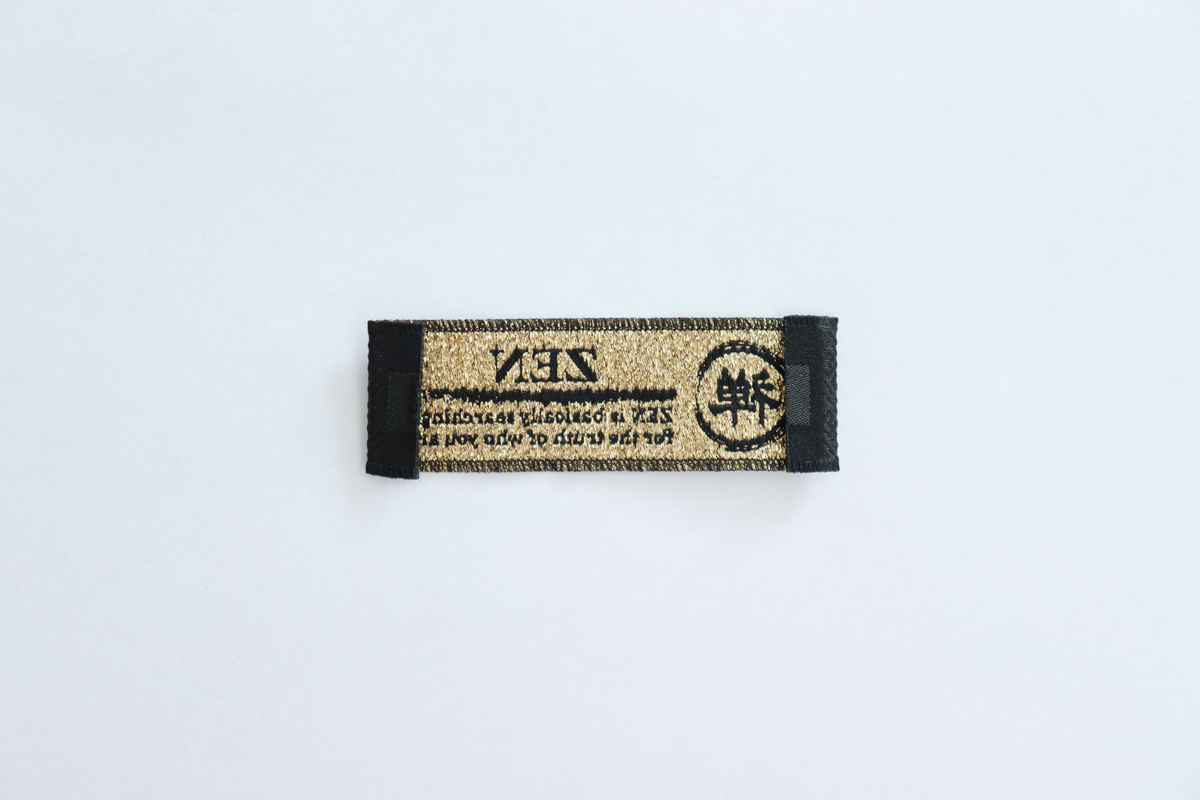 ベースに地紋柄を入れてみました（R3-6）禅ZEN - 越前織のお守り・織