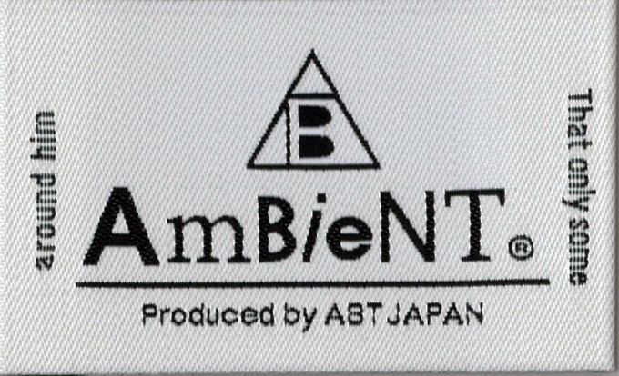 高密度で織った、当社サンプル「AmBieNT」の織ネーム